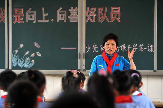 马扎里接着说：“我们给了对手一些机会，但我们在防守中已经有所进步，比如在对手传中时的区域盯人。